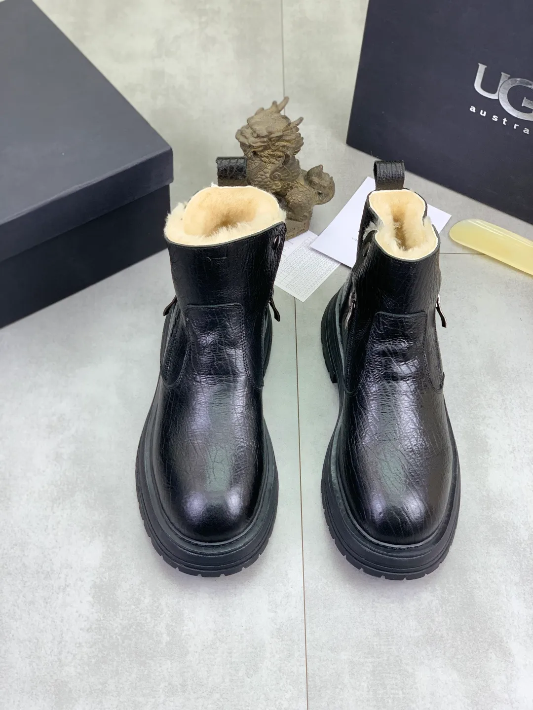 Men's men's shoes 💰P660 New arrival 🆕🆕🆕 IUGGI Men's British retro Martin boots Winter new men's outdoor hiking boots First layer of cowhide on the outside and wool on the inside Comfortable and warm Rubber sole sole Non-slip and firm Trendy and fashionable Casual and versatile Size: 38-44 (45 customized) Color: three colors